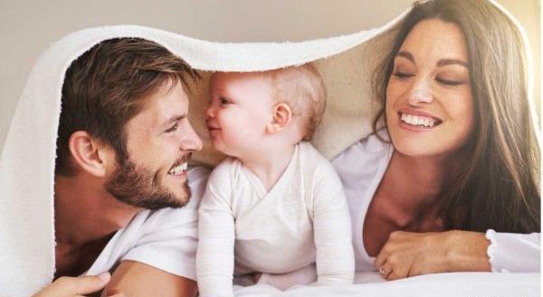عکس خوابیدن بغل همسر عاشقانه نی نی سایت