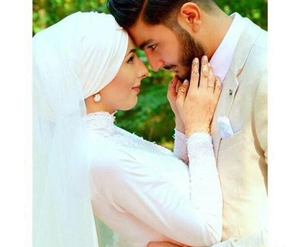 عکس عاشقانه عروس و داماد با حجاب