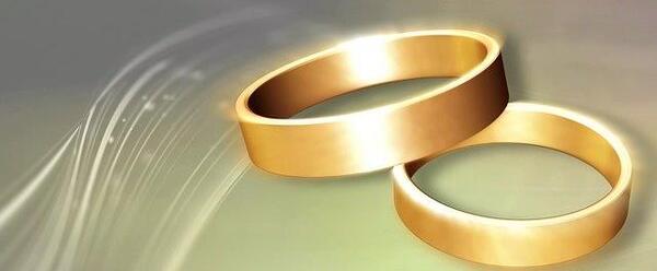 عکس عاشقانه با حلقه نامزدی