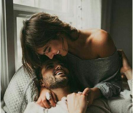 عکس عاشقانه لب و بغل