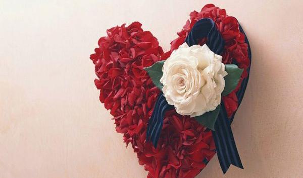 عکس عاشقانه گل و قلب قرمز