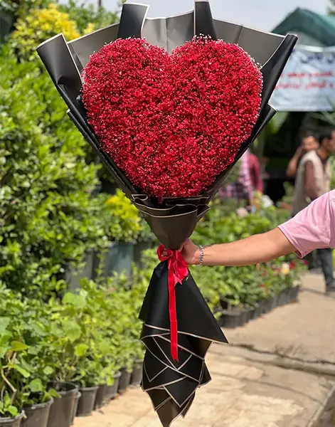 عکس عاشقانه گل و قلب قرمز