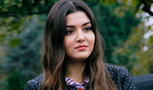 عکس های هانده ارچل در سریال مروارید سیاه