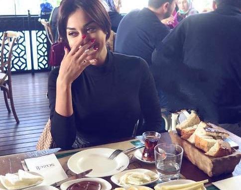 عکس های صبحانه خوردن