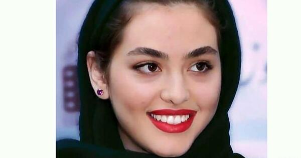 عکس های ریحانه پارسا در استخر