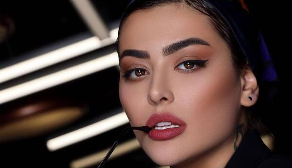 عکس های ریحانه پارسا در استخر