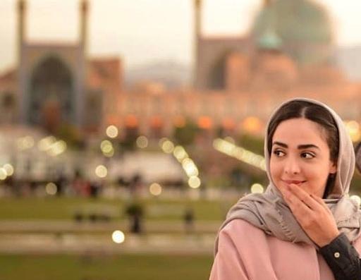 عکس های یاسمن در گرگ و میش