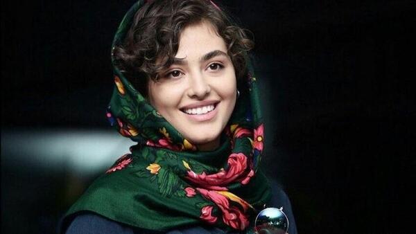 عکس های ریحانه پارسا با نوار بهداشتی