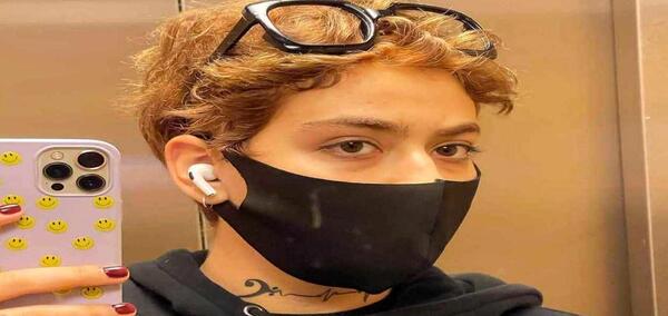 عکس های ریحانه پارسا با نوار بهداشتی