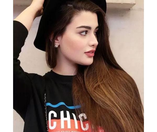 مدل های ژست عکس دخترانه