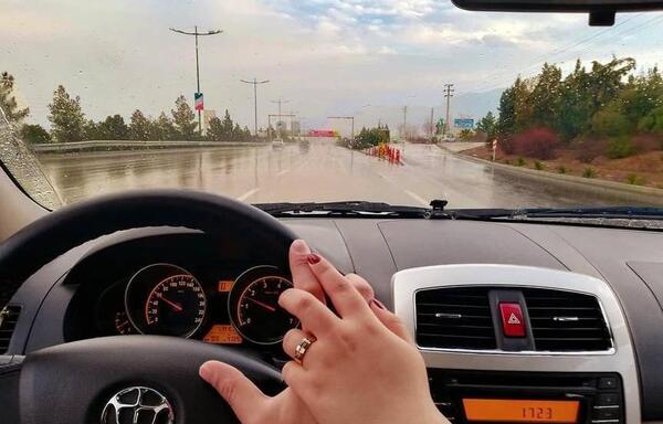 عکس های دونفره در ماشین