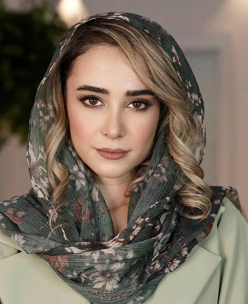 عکس الناز حبیبی قبل از عمل بینی