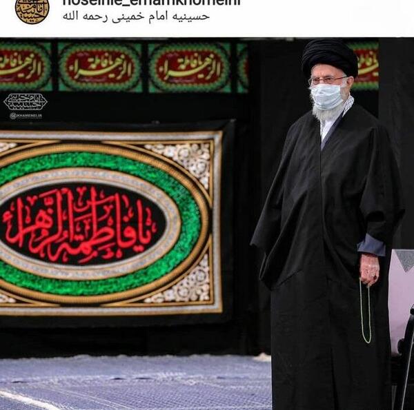 عکس کرومی ایستاده