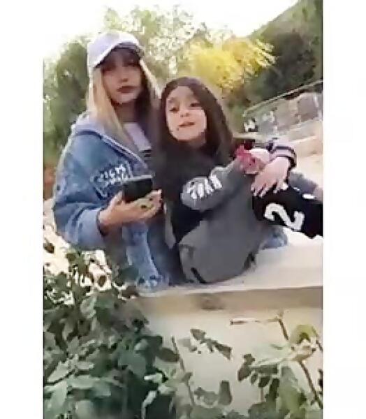 عکس السا عبداللهی و مادرش