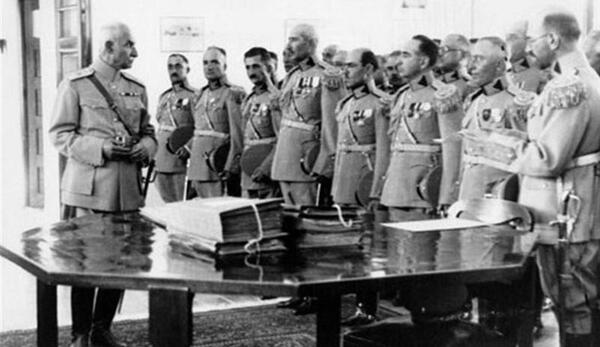 عکس رضا شاه در فیلم یاغی