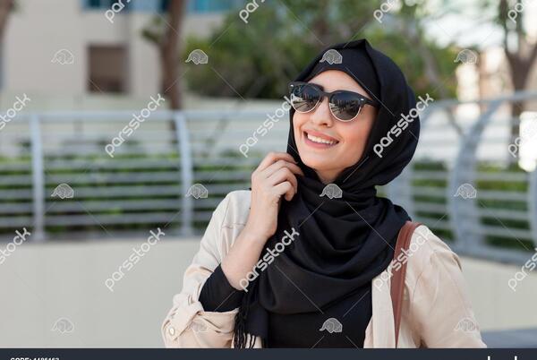 عکس دختر چادری با عینک