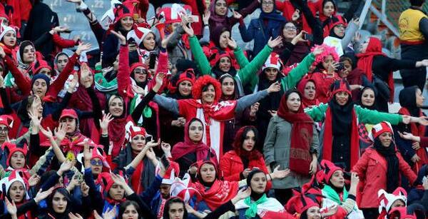 عکس زن پرسپولیس
