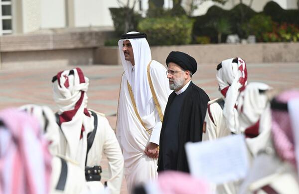 عکس ظریف در کنار امیر قطر