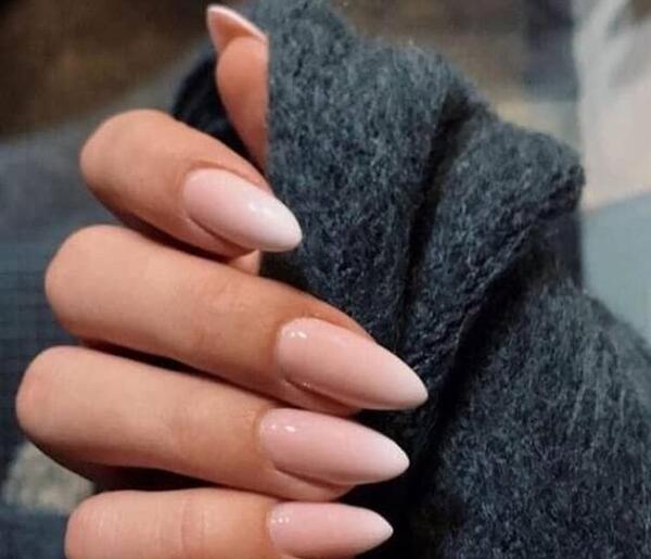 عکس مدل ناخن ساده و دخترانه