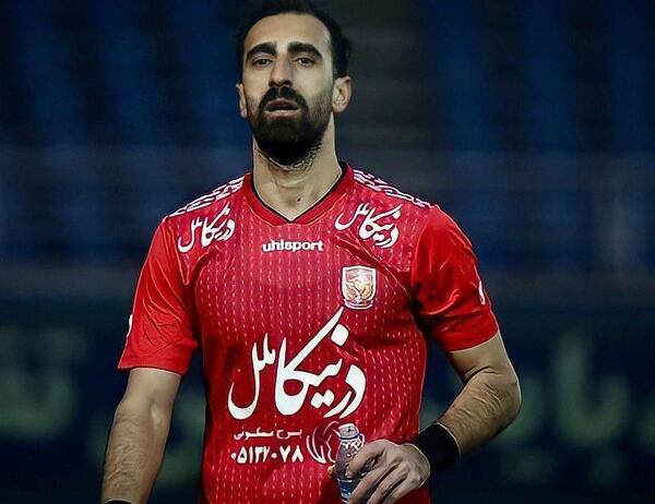 عکس امین قاسمی نژاد در لباس استقلال