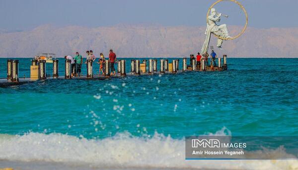عکس پری دریایی زیبا در خلیج فارس ایران