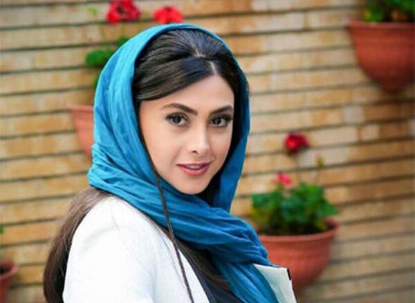 عکس آزاده صمدی با دخترش