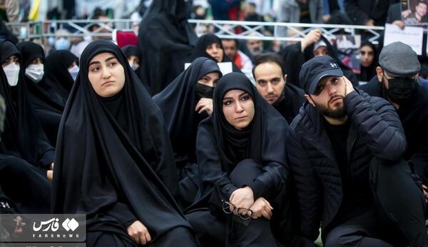 عکس حاج قاسم سلیمانی و فرزندانش