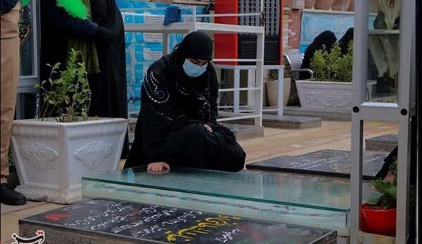 عکس حاج قاسم سلیمانی و فرزندانش