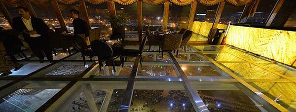 عکس رستوران شیشه ای کیش