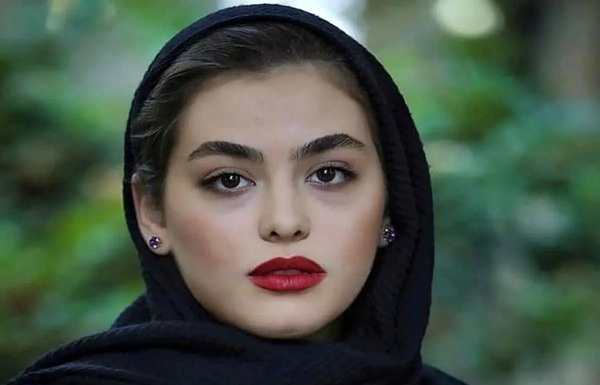 عکس جدید برهنه ریحانه پارسا در ترکیه
