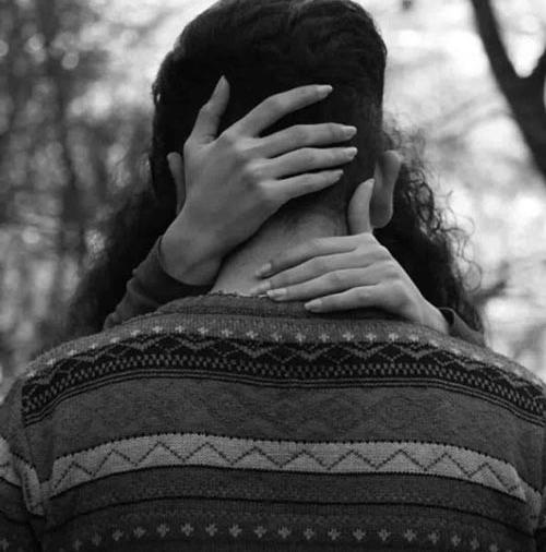 عکس دست عاشقانه سیاه سفید بدون متن