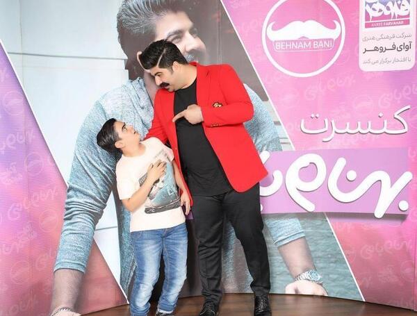 عکس امیر محمد متقیان و خانواده اش