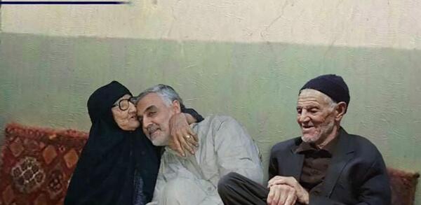 عکس قاسم سلیمانی پشت سر ابوبکر بغدادی
