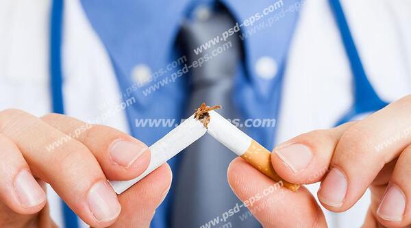 عکس سیگار لای انگشت
