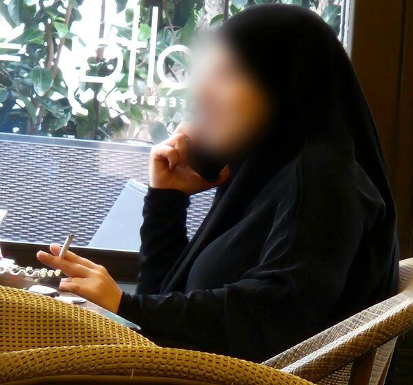 عکس سیگار زن
