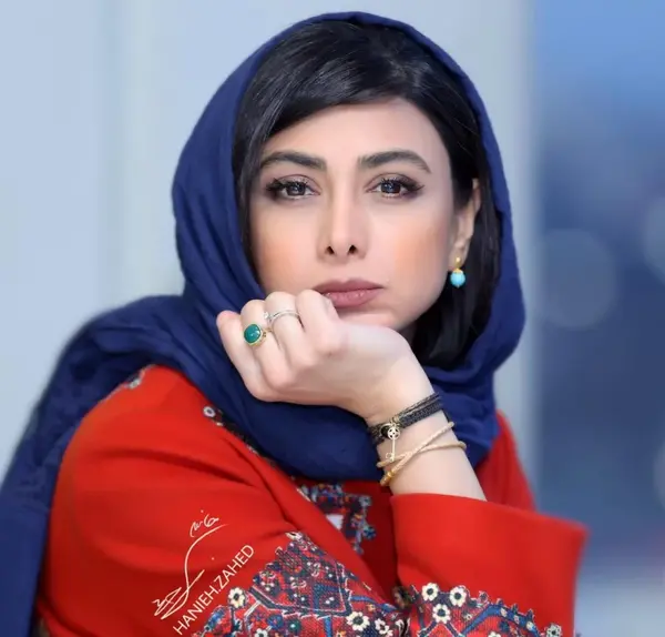 عکس آزاده صمدی و خواهرش