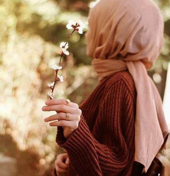 ژست عکس با حجاب برای پروفایل