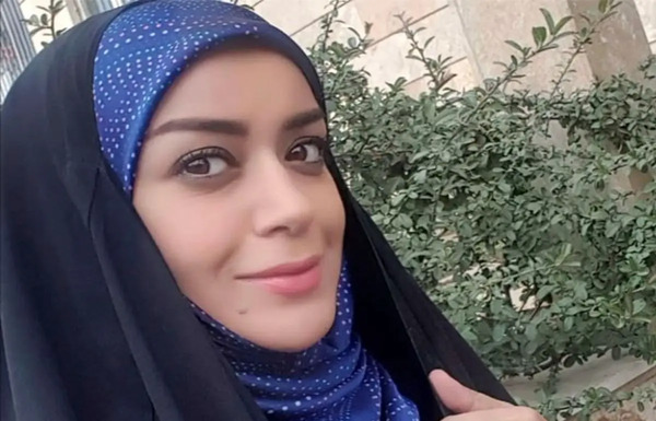 عکس پای الهام چرخنده