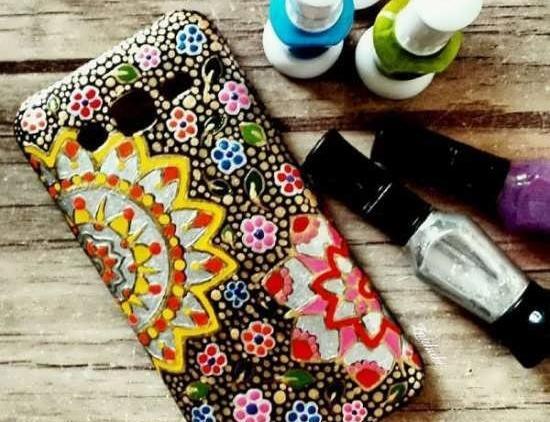 عکس ایده هایی برای تزیین قاب گوشی با اکلیل