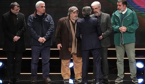 عکس مجری زن جشنواره فجر