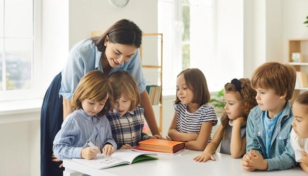 عکس کاردستی روز دانش آموز