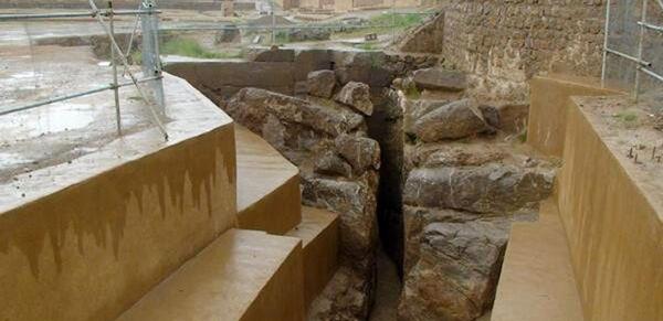 عکس بارش باران در تخت جمشید