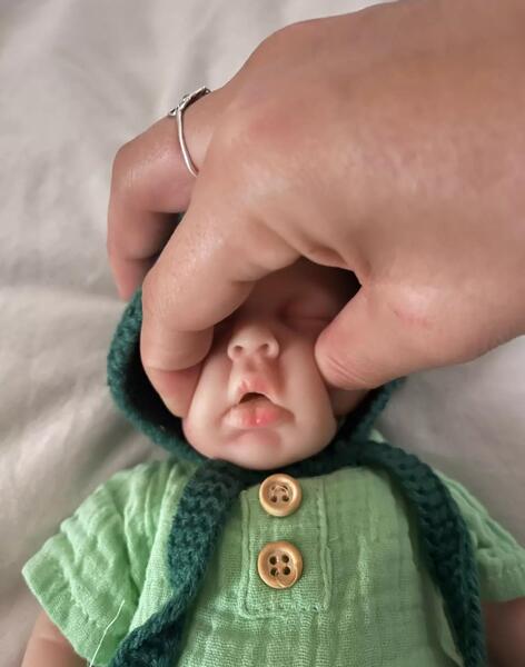 عکس عروسک شبیه نوزاد