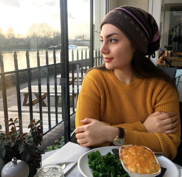 عکس مجری نیلوفر مولایی