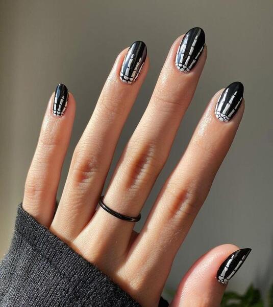 عکس ژلیش ناخن سیاه
