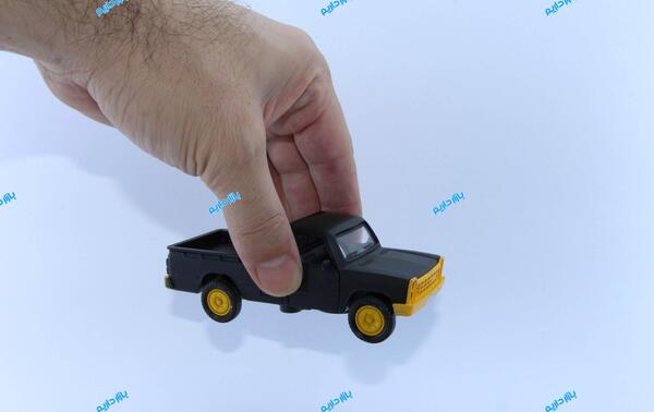 عکس نیسان قرمز