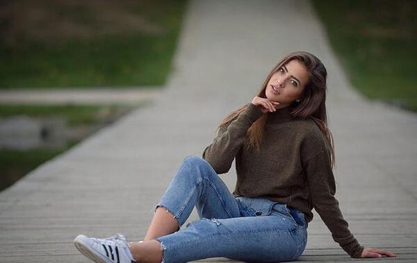 عکس ژست عکاسی در منزل سلفی