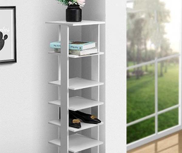 عکس کتابخانه ایستاده
