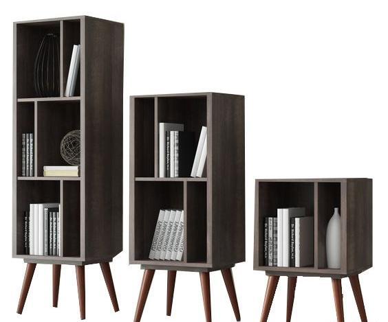 عکس کتابخانه ایستاده