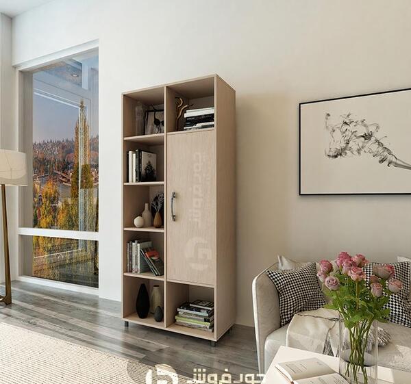 عکس کتابخانه ایستاده